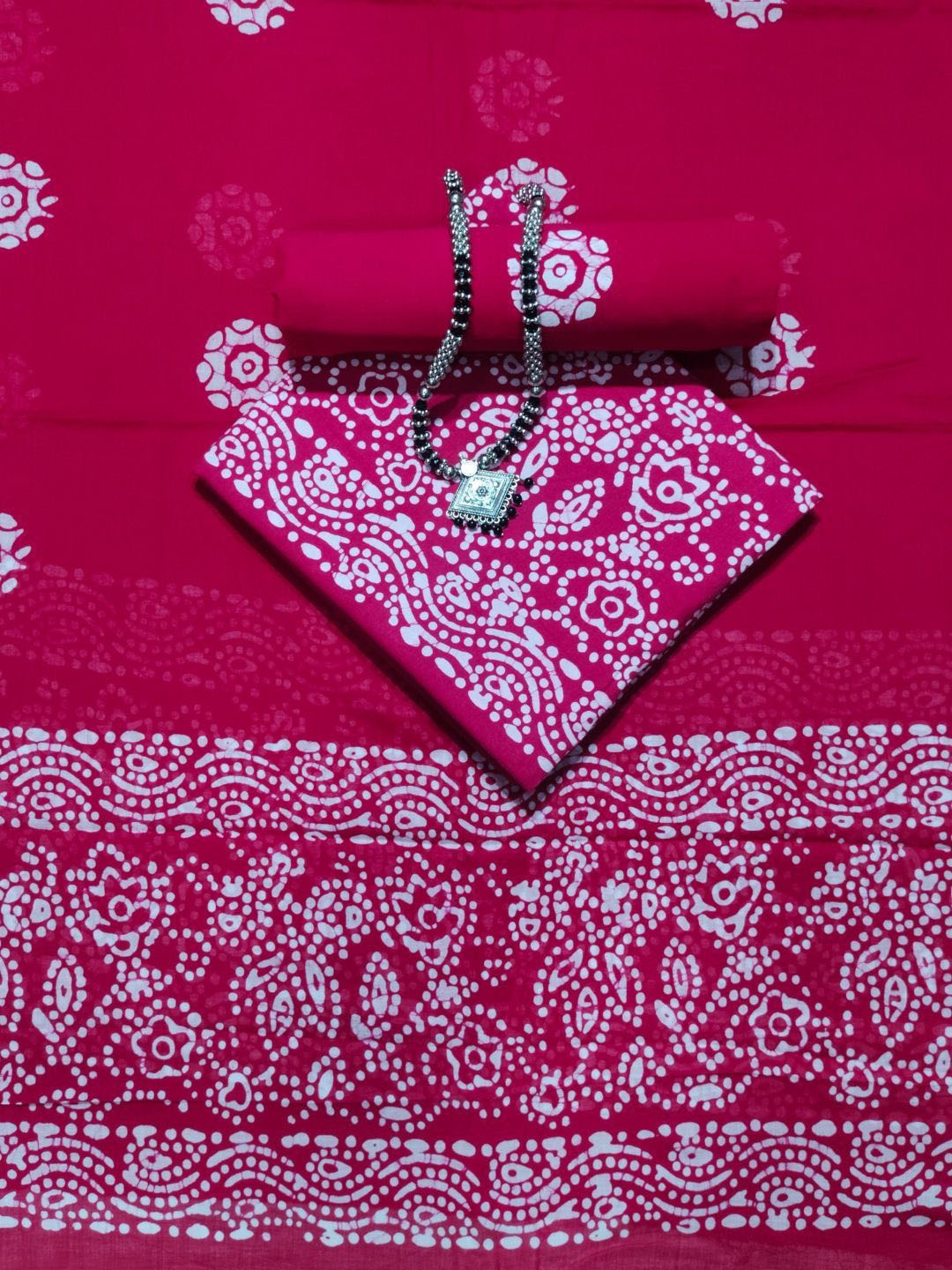 

Farooq Dyeing Printed Pure Cotton Unstitched Dress Material, Pink