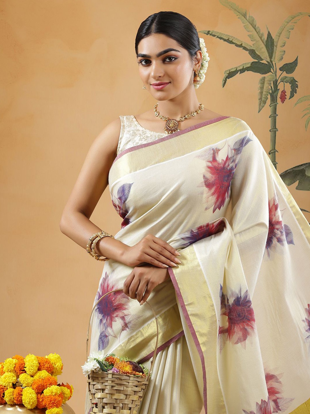 

Kalyan Silks Floral Kasavu Saree, Gold