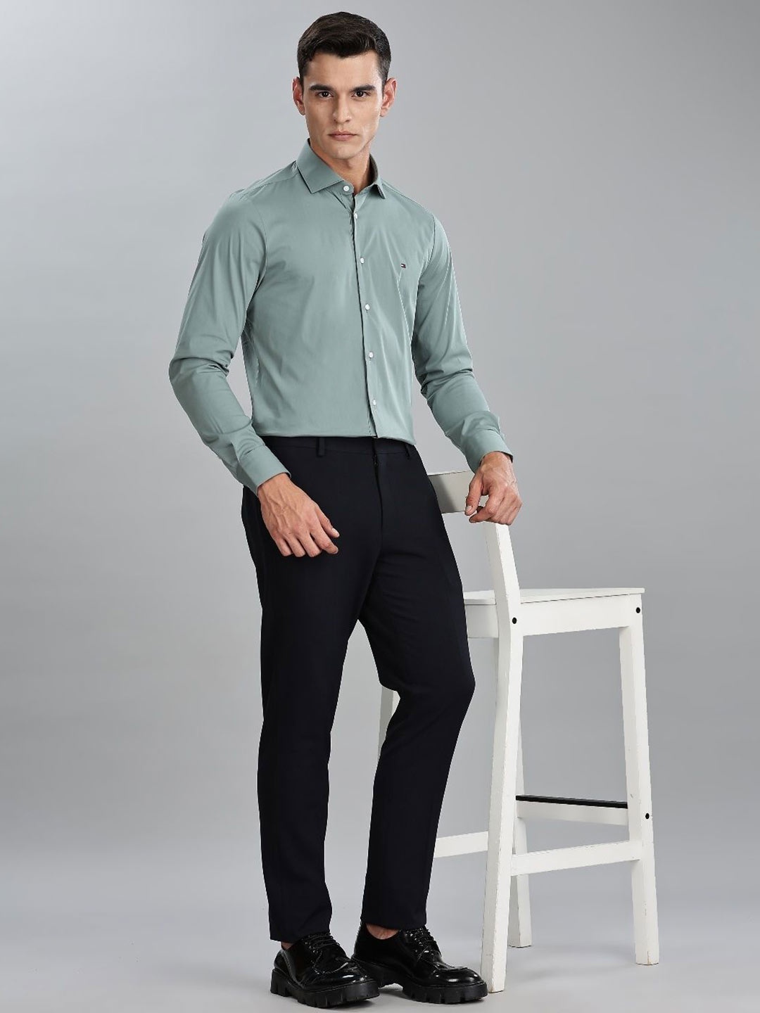 

Tommy Hilfiger Men Slim Fit Opaque Casual Shirt, Green