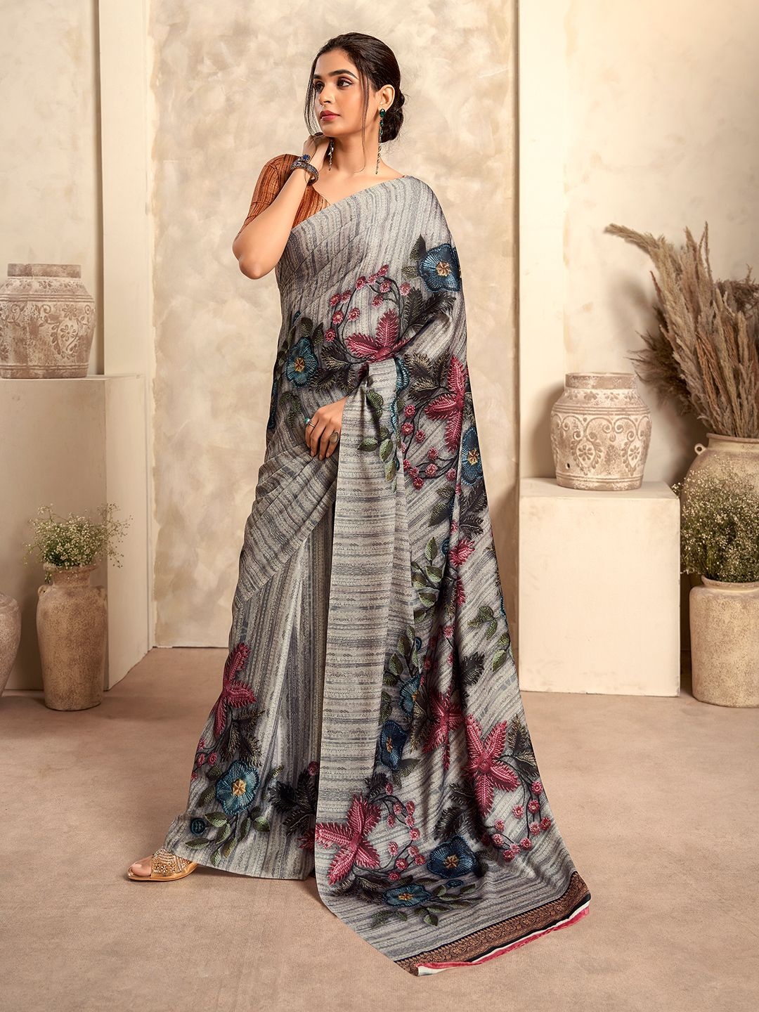

LeeliPeeri Designer Floral Satin Saree, Grey