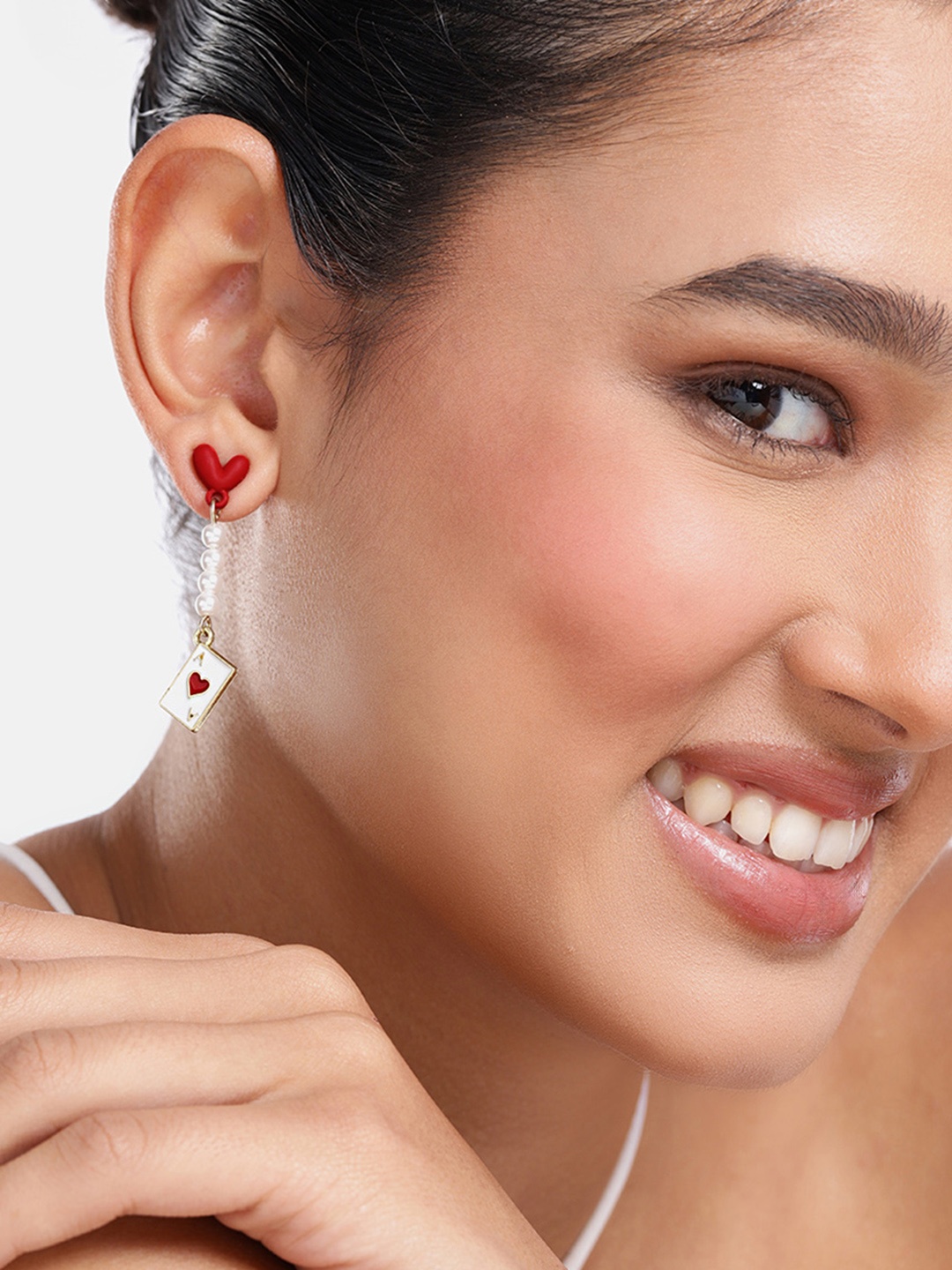 

DressBerry Contemporary Drop Earrings, Red