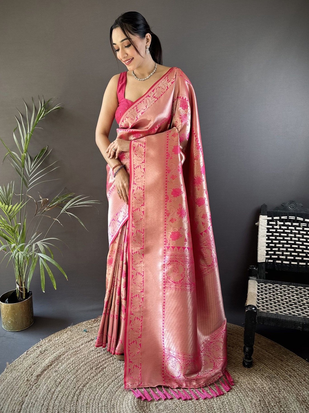 

LeeliPeeri Designer Floral Zari Silk Blend Banarasi Saree, Pink