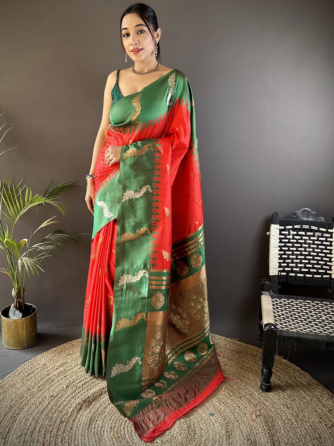 

LeeliPeeri Designer Woven Design Zari Silk Blend Banarasi Saree, Red