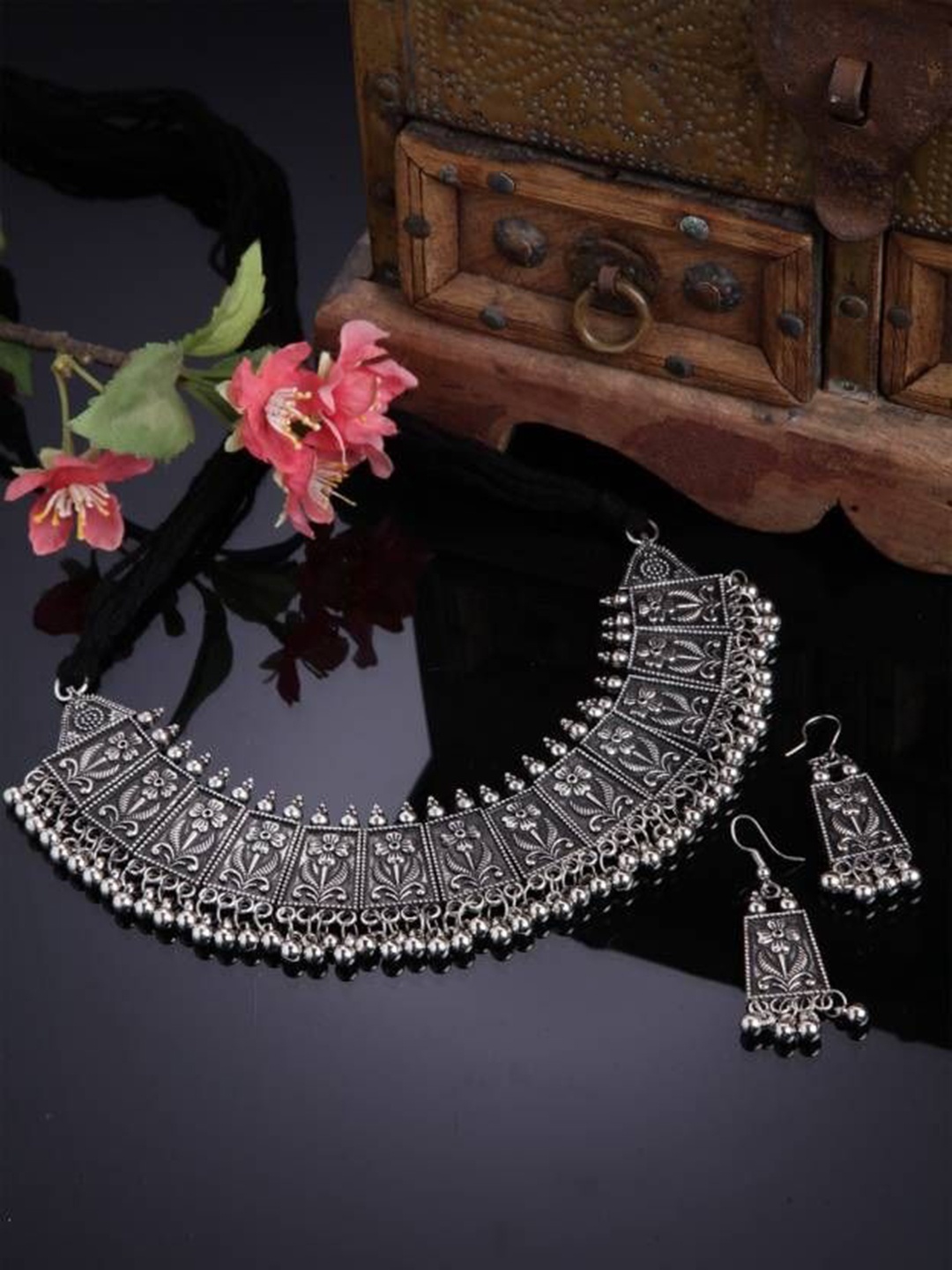 

JMBW INTERNATIONAL Silver-Plated Beaded & Oxidized Jewellery Set