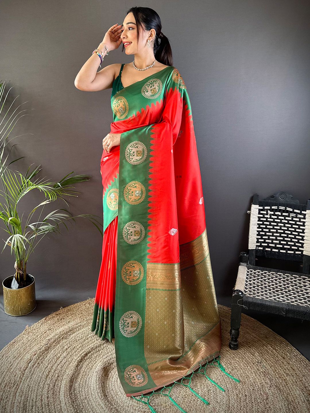 

LeeliPeeri Designer Woven Design Zari Silk Blend Designer Banarasi Saree, Red