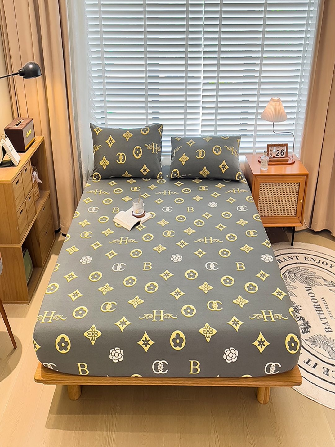 

JC HOME Grey & Yellow Graphic 220 TC King Bedsheet with 2 Pillow Covers