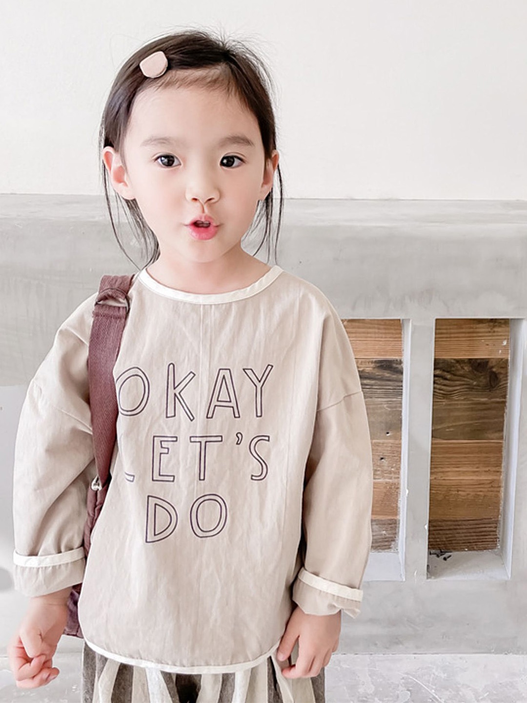 

LULU & SKY Girls Printed Extended Sleeves T-shirt, Brown