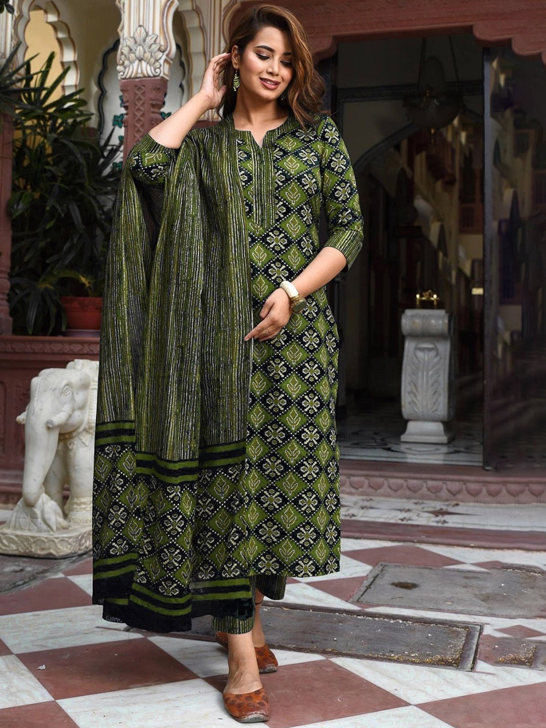 

PMD Fashion Women Printed Regular Kurta with Trousers & With Dupatta, Olive