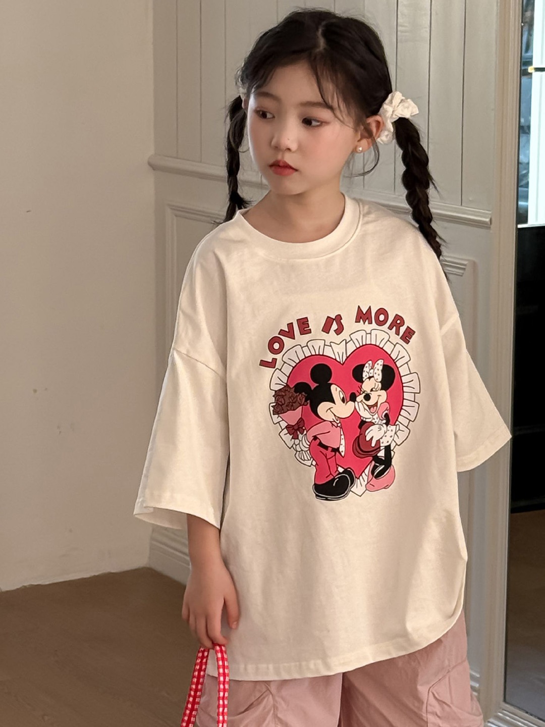

LULU & SKY Girls Typography Printed Applique T-shirt, White