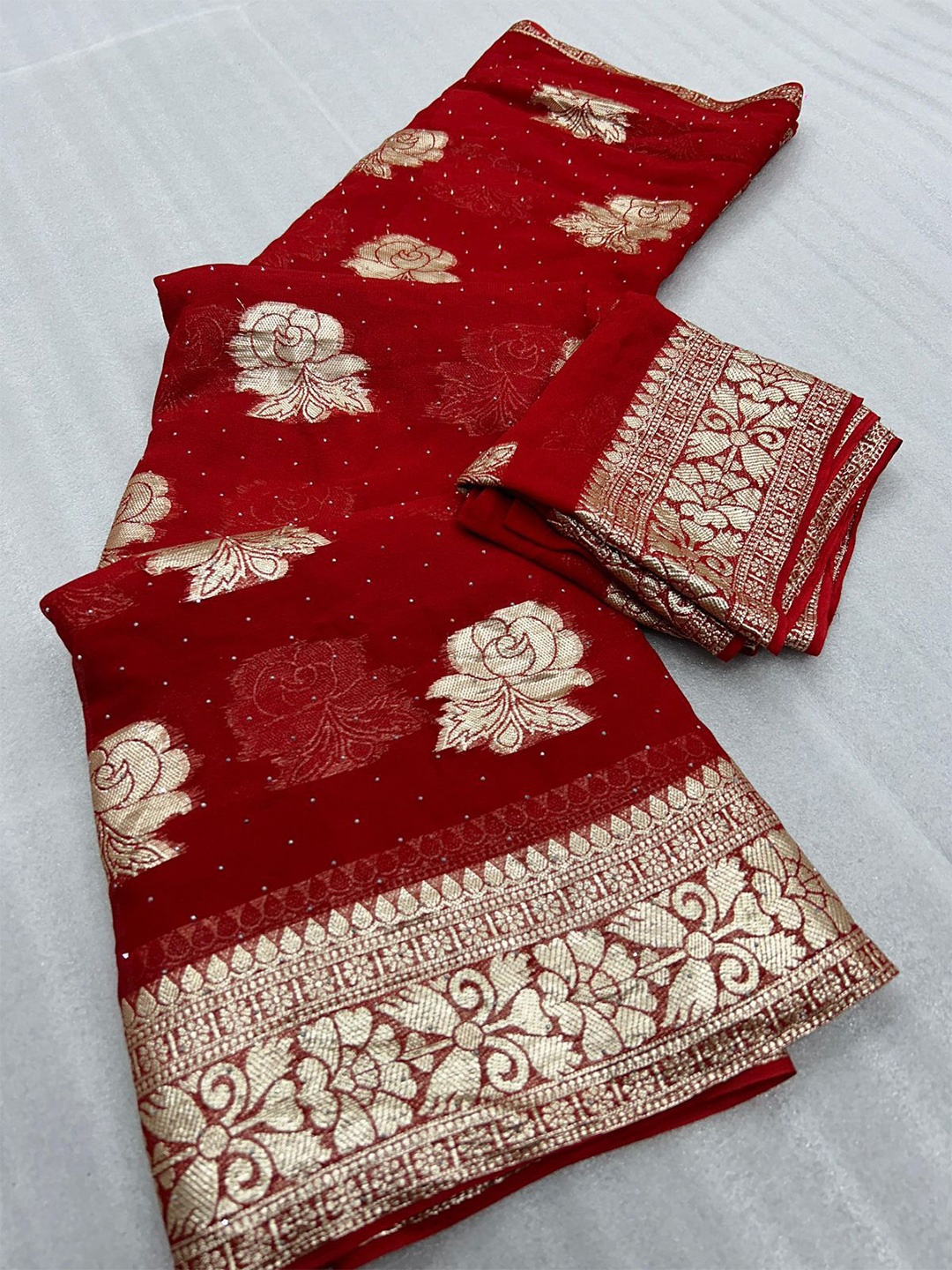 

PAYAL CREATION Floral Zari Pure Georgette Saree, Red