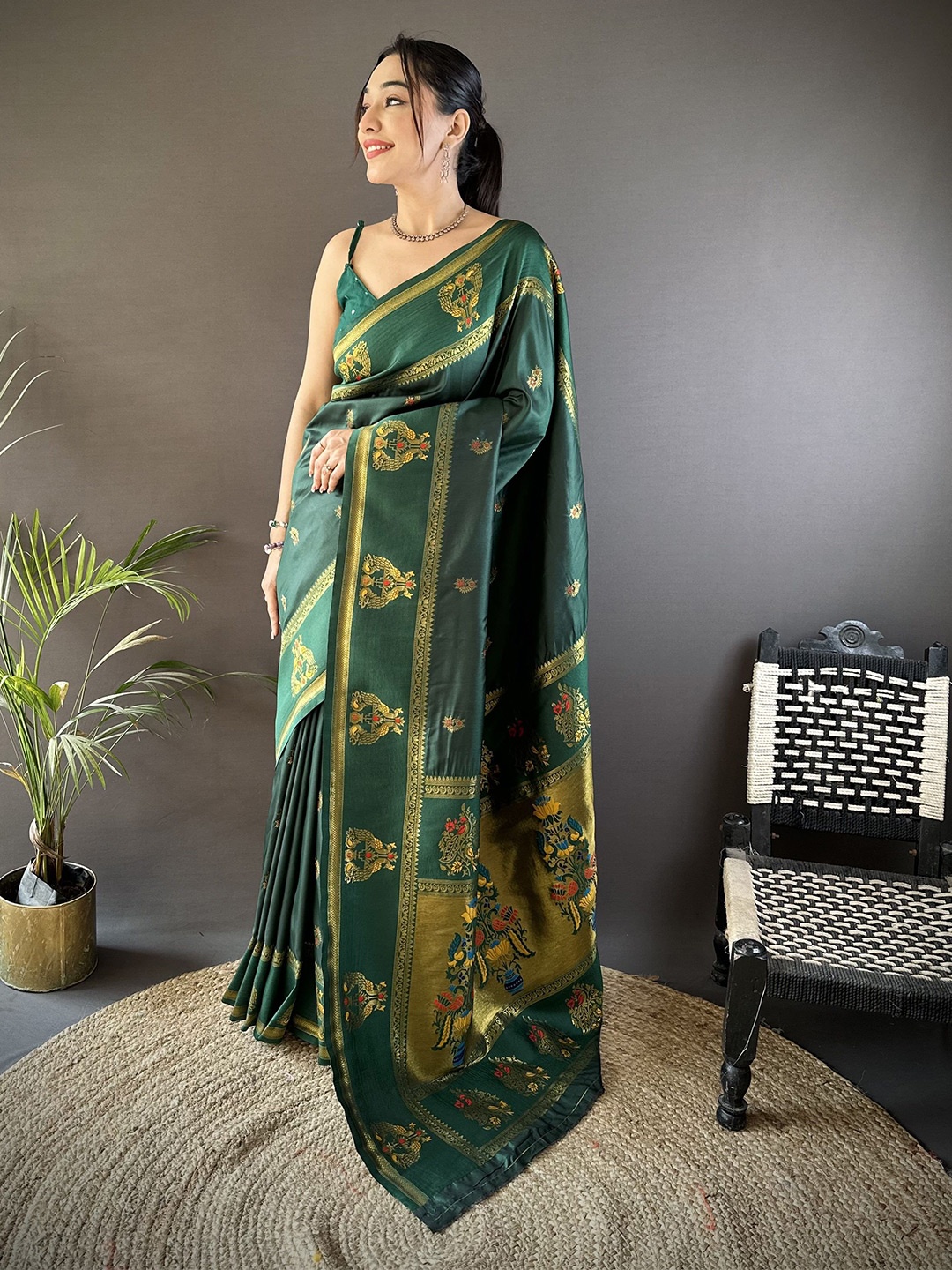 

LeeliPeeri Designer Woven Design Zari Silk Blend Paithani Saree, Green