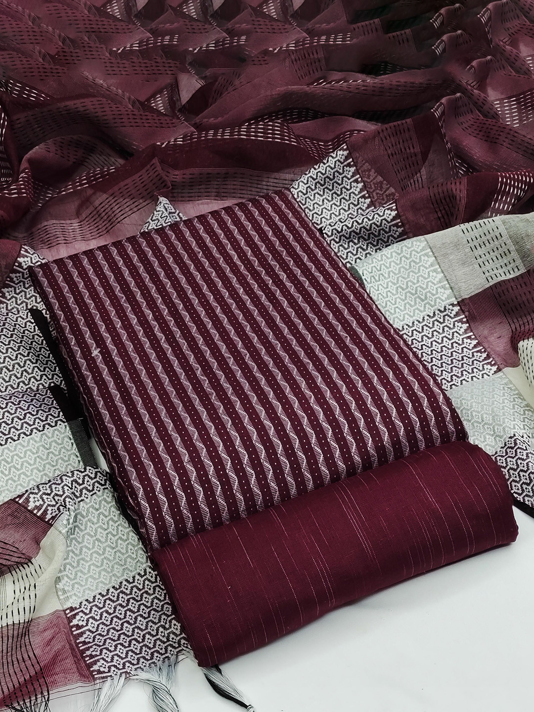 

SHADOW & SAINING Unstitched Dress Material, Magenta