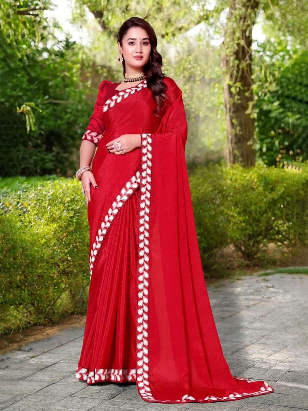 

AKSH FASHION Embroidered Pure Georgette Saree, Red