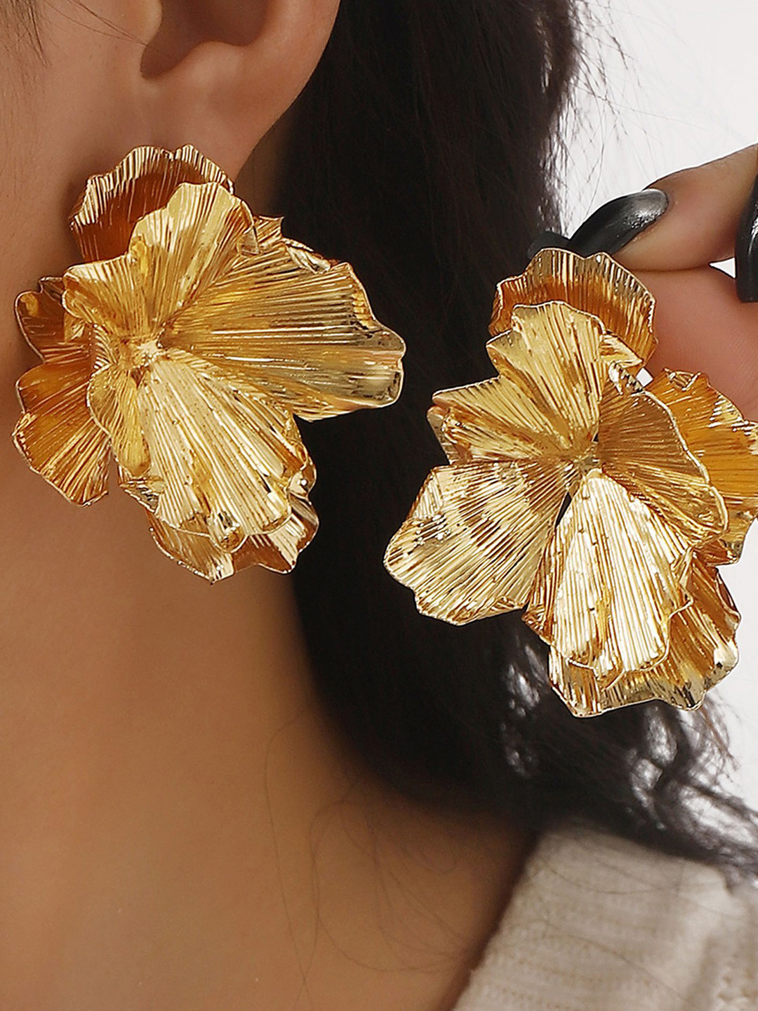 

LULU & SKY Contemporary Studs Earrings, Gold