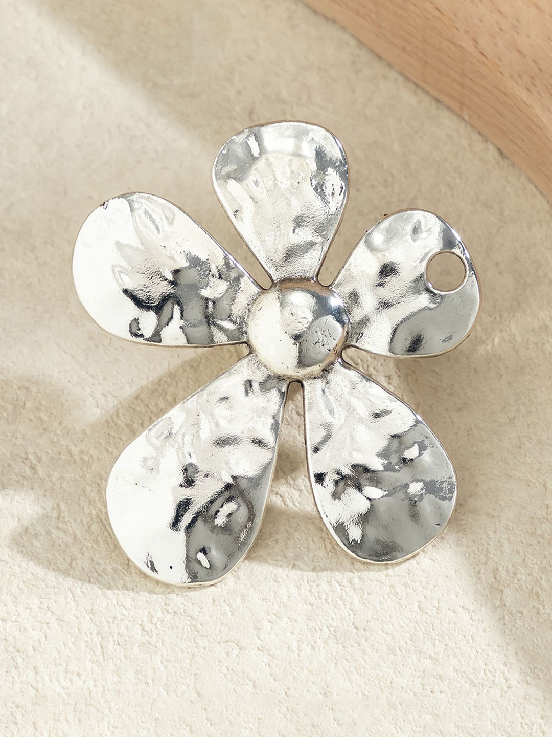 

LULU & SKY Silver-Plated Floral Adjustable Finger Ring