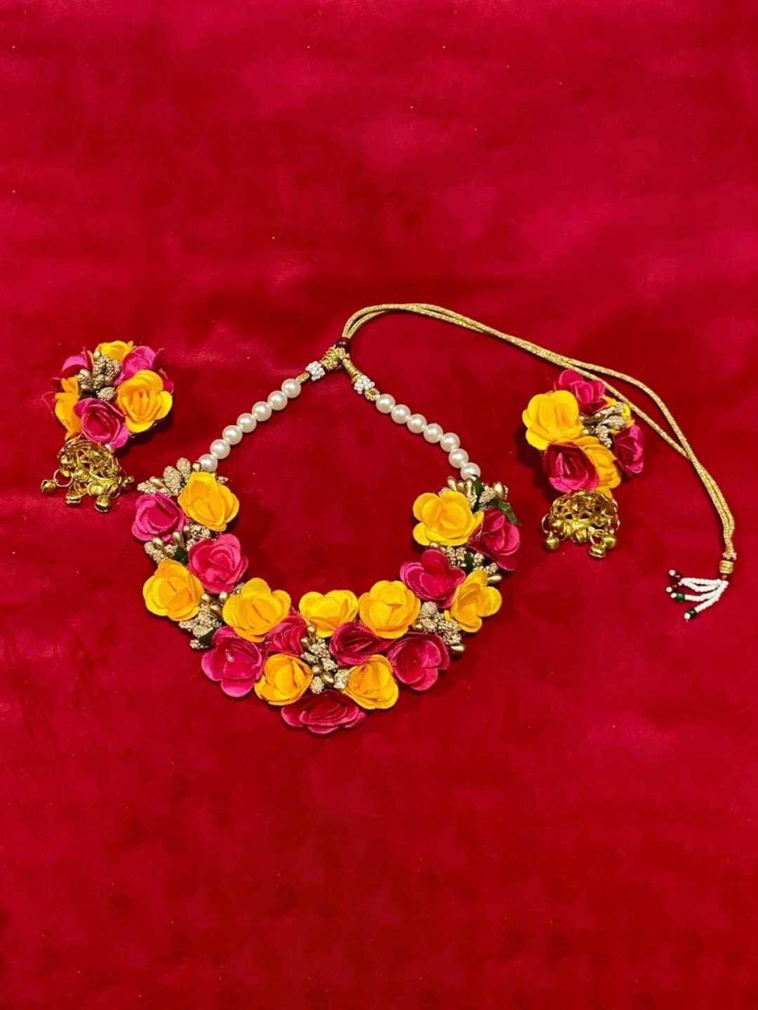 

BALIKA VADHU Blooming Elegance & Beaded Flower Jewellery Set, Gold