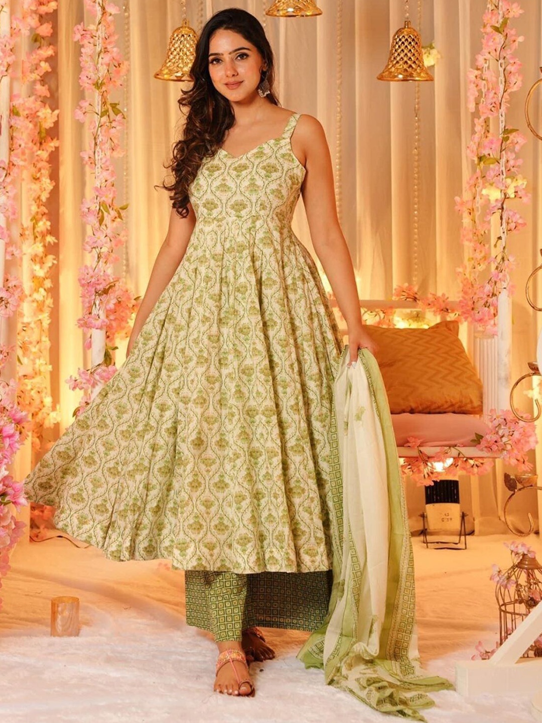 

Idaho Clothing Women Floral Printed Angrakha Pure Cotton Kurta with Palazzos & With Dupatta, Green