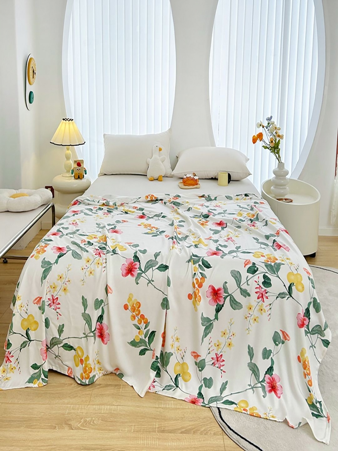 

JC HOME White & Pink Floral Mild Winter 300 GSM Double Bed Blanket