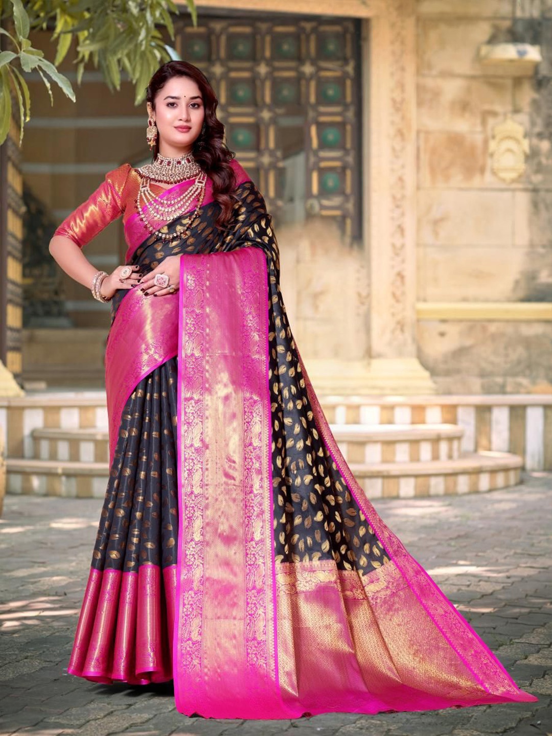

AKSH FASHION Woven Design Zari Silk Blend Designer Banarasi Saree, Black