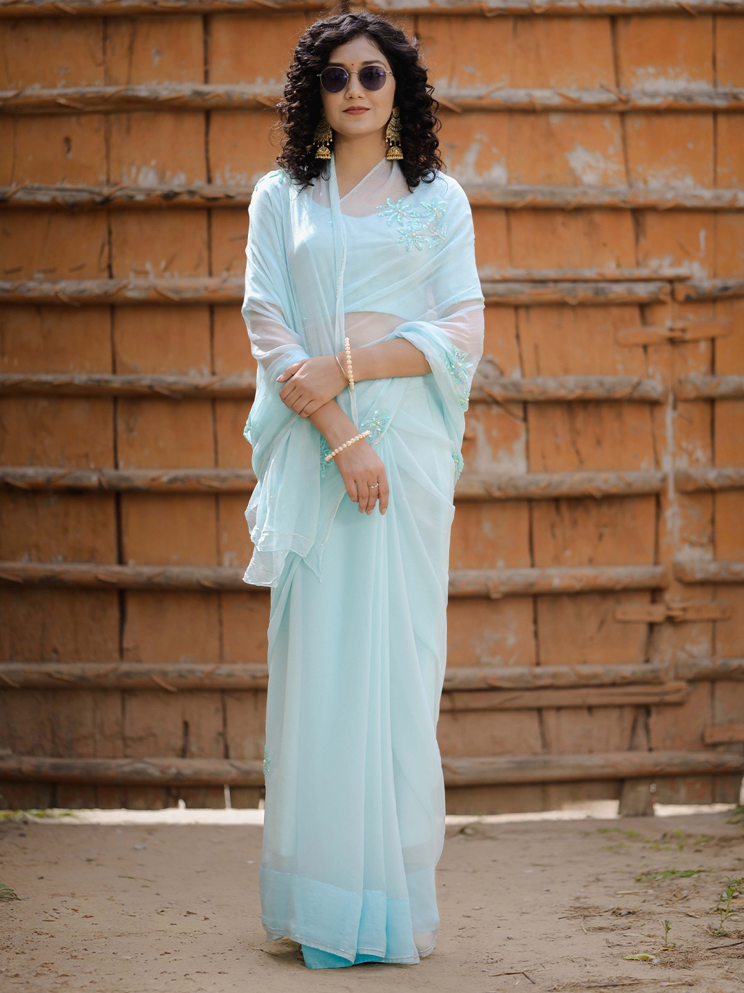 

HOUSE OF BAISA Floral Sequinned Pure Chiffon Saree, Blue