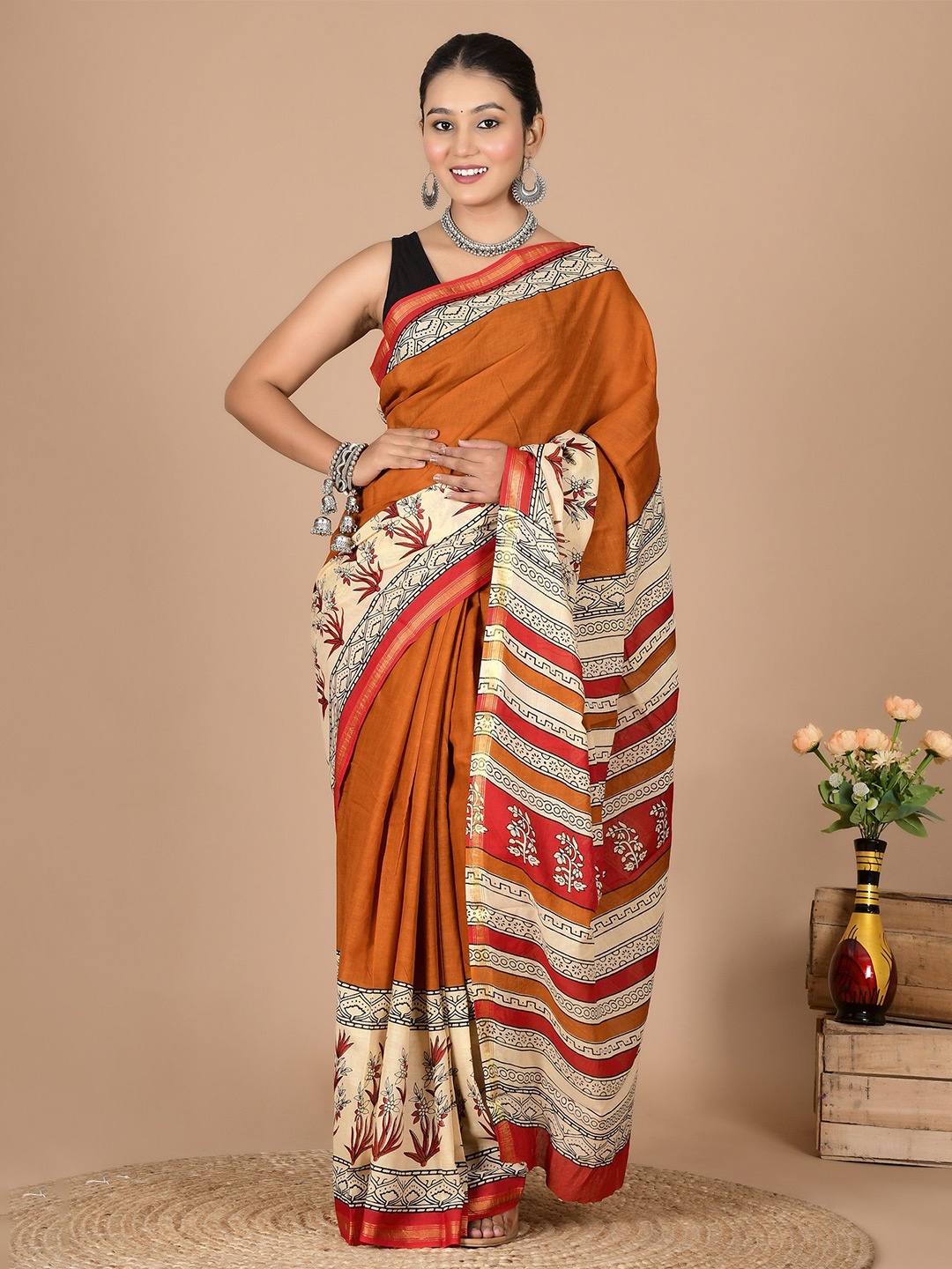 

THE FAMILIAR HANDICRAFTS Paisley Pure Cotton Ikat Saree, Orange