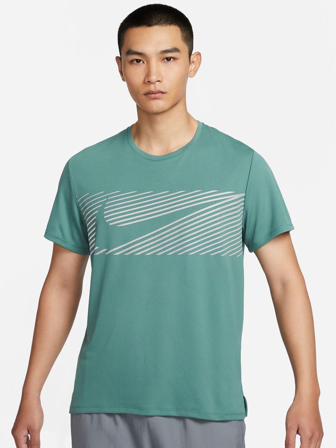 

Nike Miler Flash Men Dri-FIT UV Short-Sleeve Running Top, Green