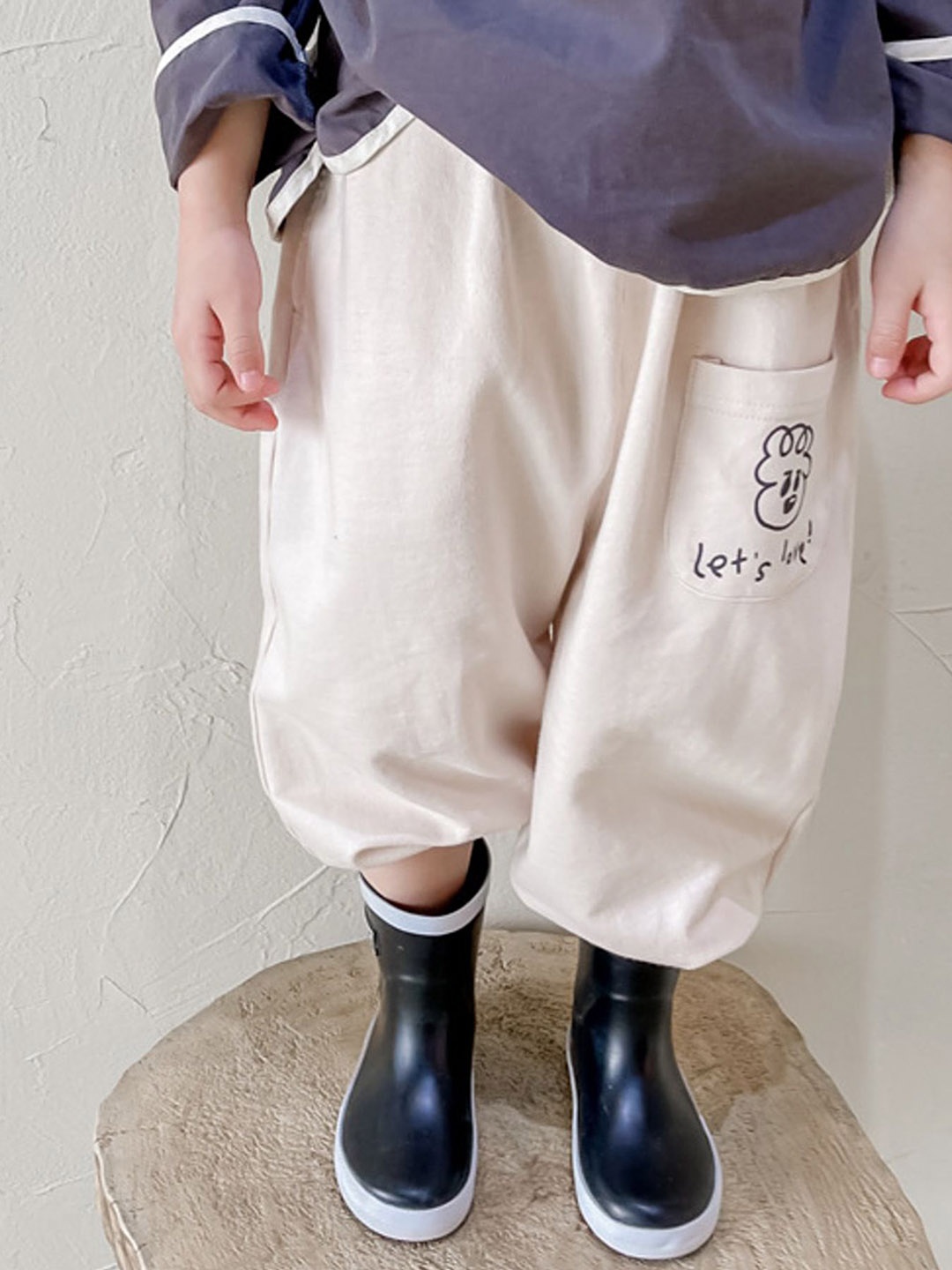 

LULU & SKY Unisex Kids Loose Fit High-Rise Trousers, Beige
