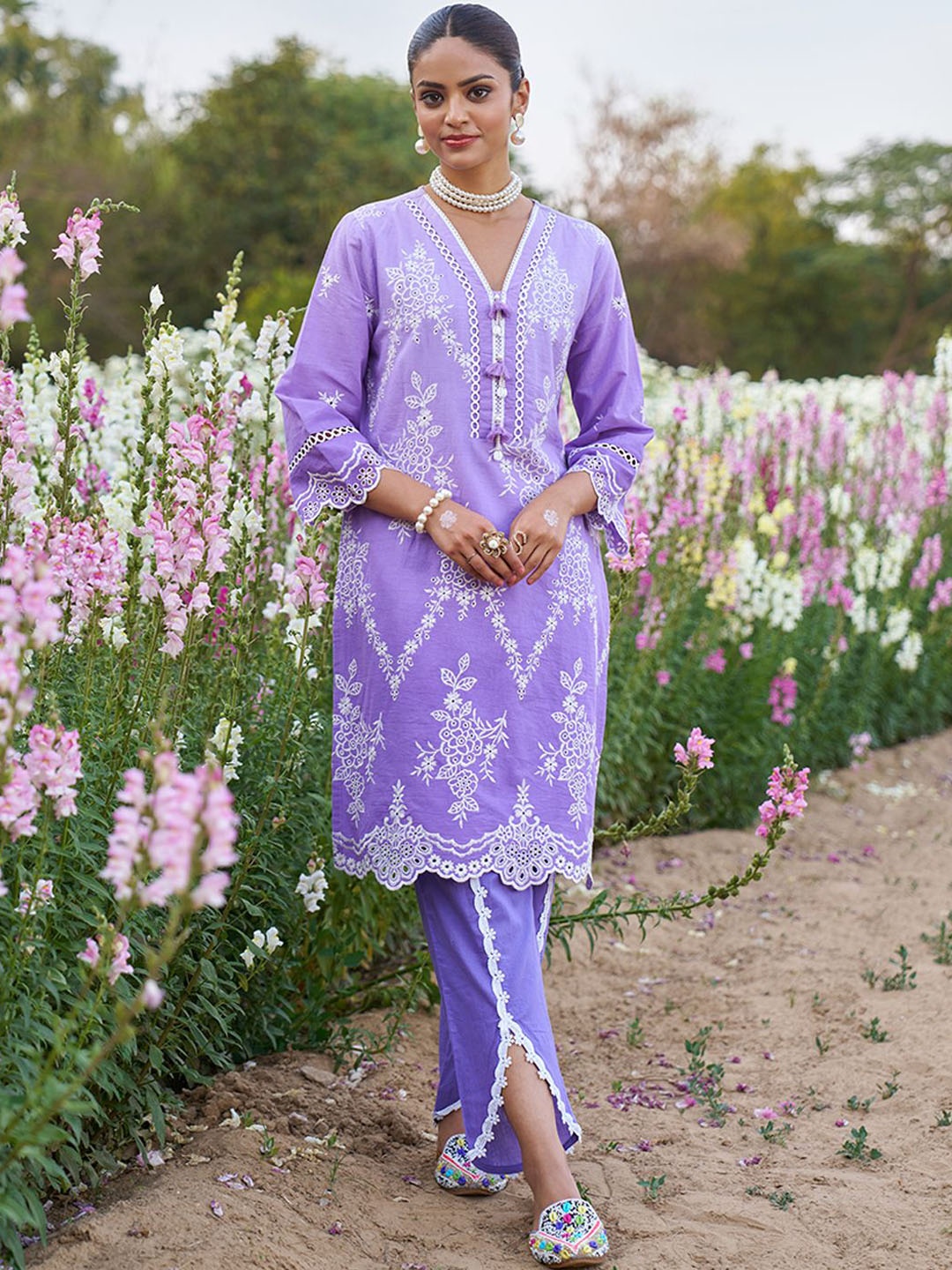 

HEEPOSH Embroidered Pure Cotton V-Neck Tunic & TrousersCo-OrdsSet, Lavender