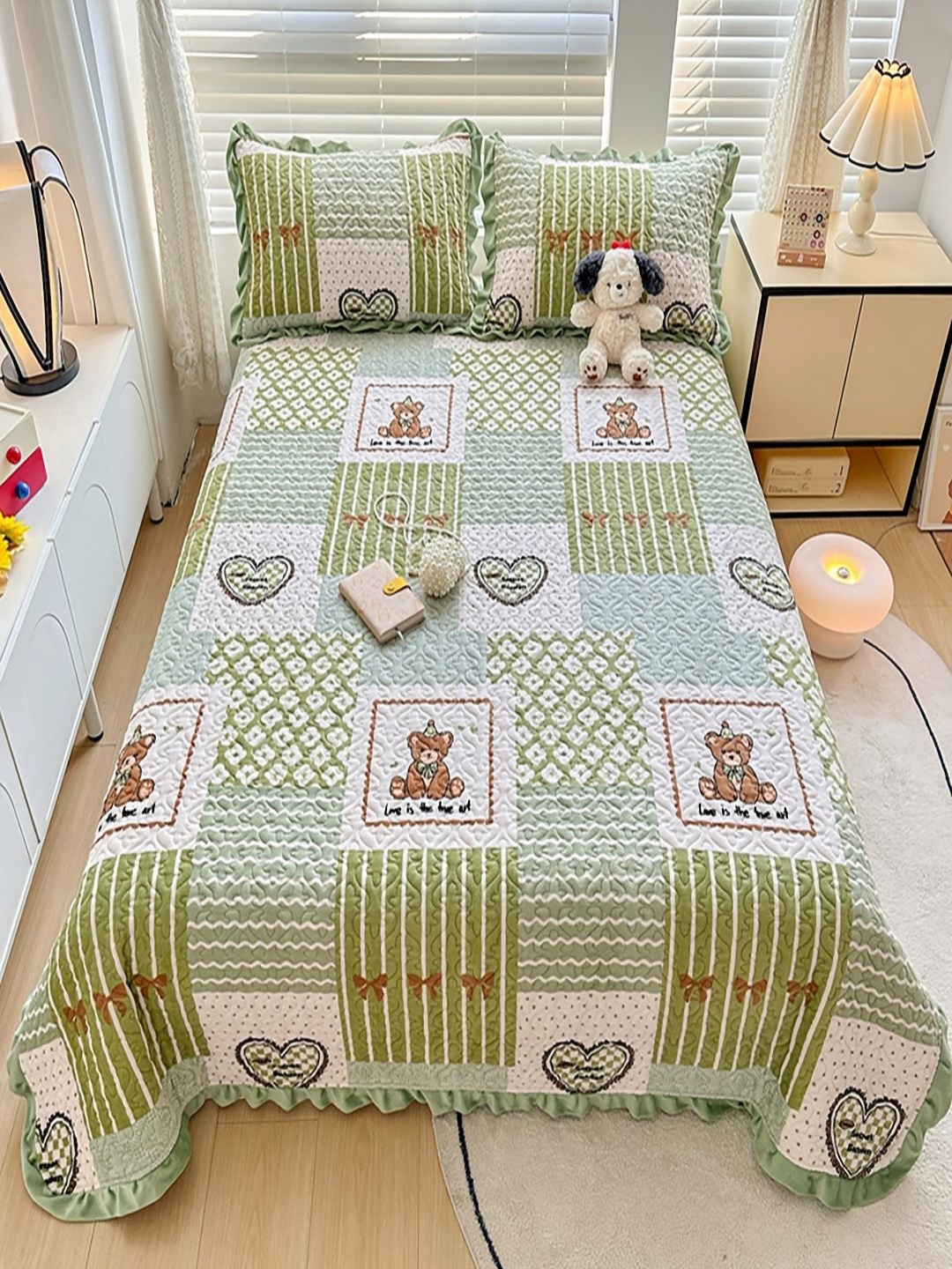 

JC HOME Green & White Printed Cotton Double Queen Bed & Pillow Cover