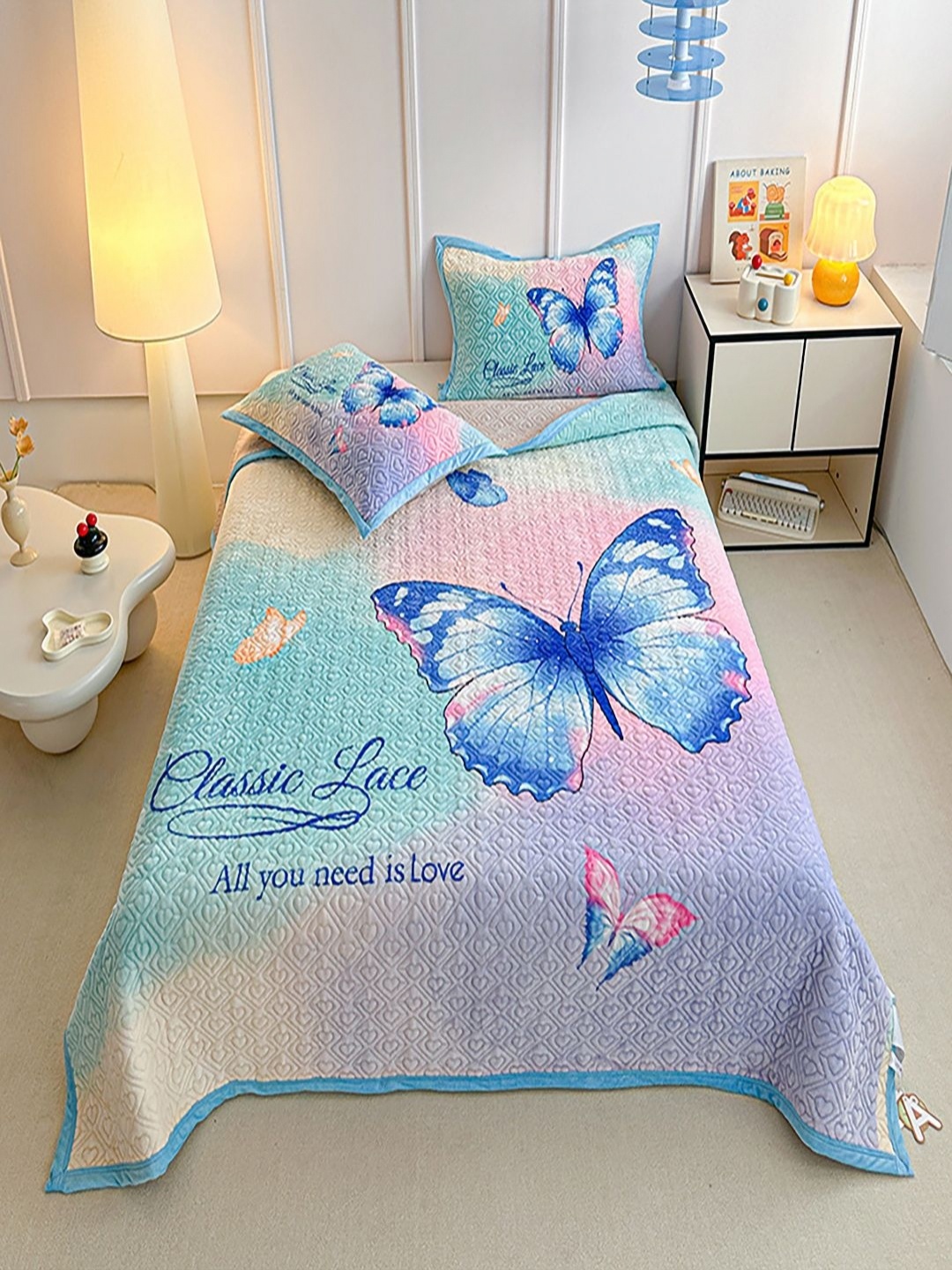 

JC HOME Blue & Pink Printed Bed Cover With Pillow