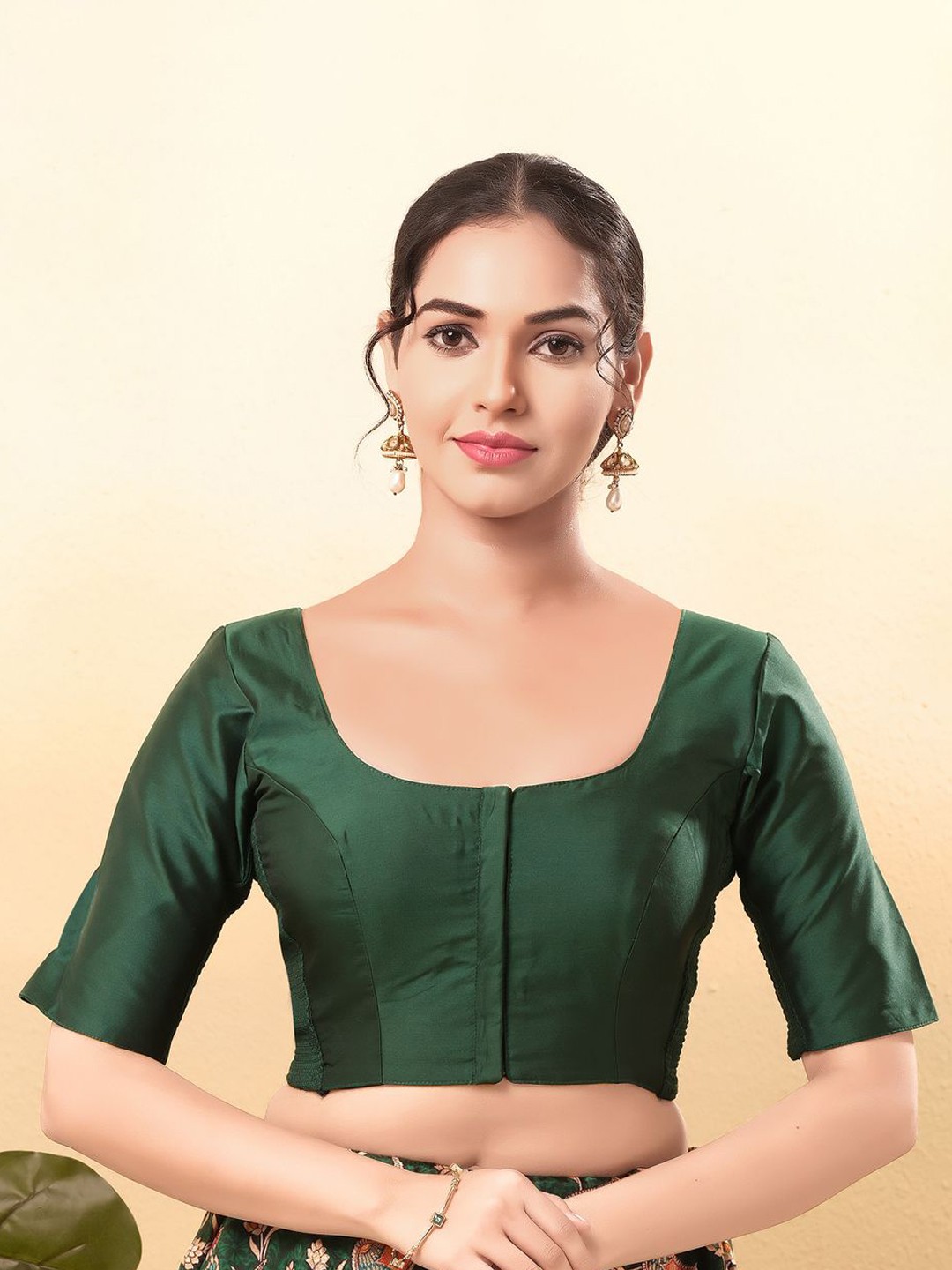 

VAMAS - THE DESIGNER BLOUSES Women Round Neck Padded Saree Blouse, Green