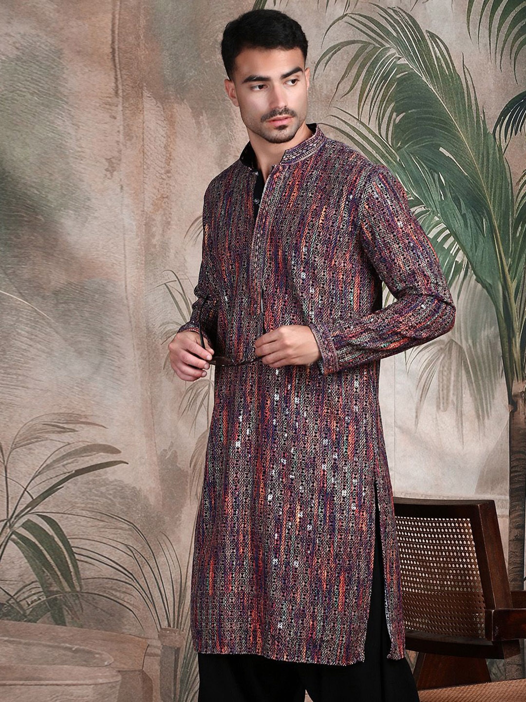 

Sangria Chic Geometric Pattern Chikankari Kurta With Sequin, Orange