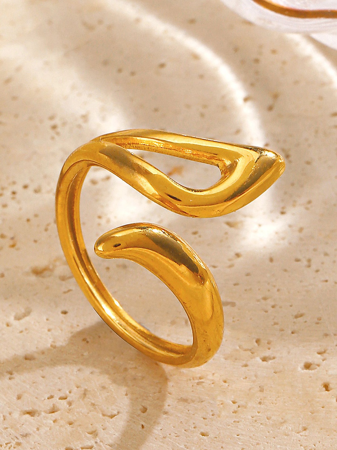 

LULU & SKY Gold Plated Finger Ring