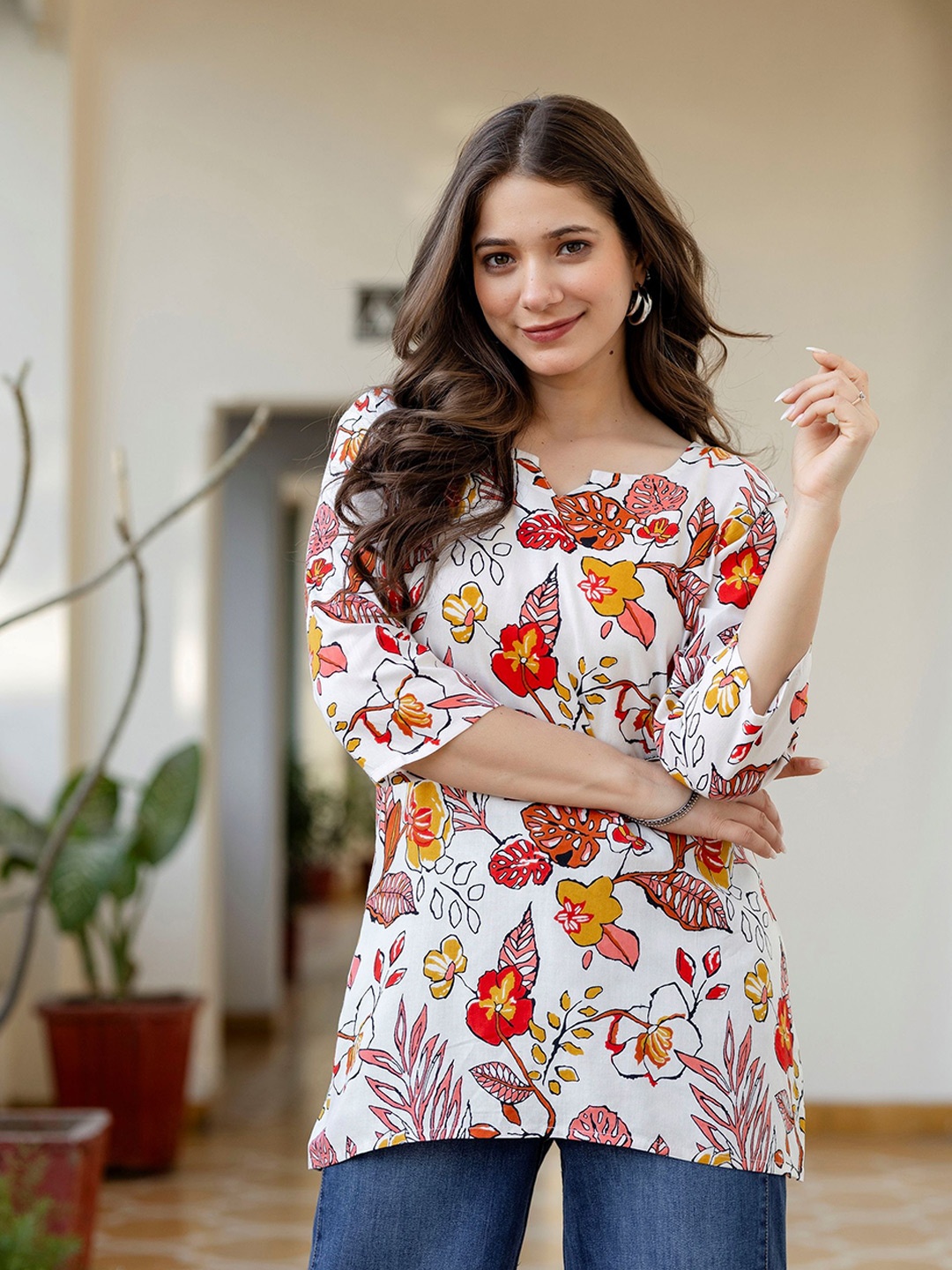

Mialo fashion Floral Printed V-Neck Kurti, Orange