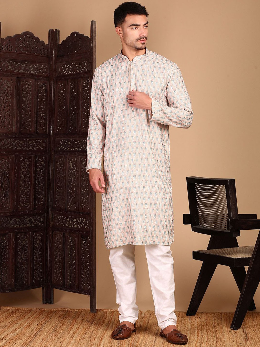

House of Pataudi Chic Abstract Chikankari Kurta With Sequin, Pink