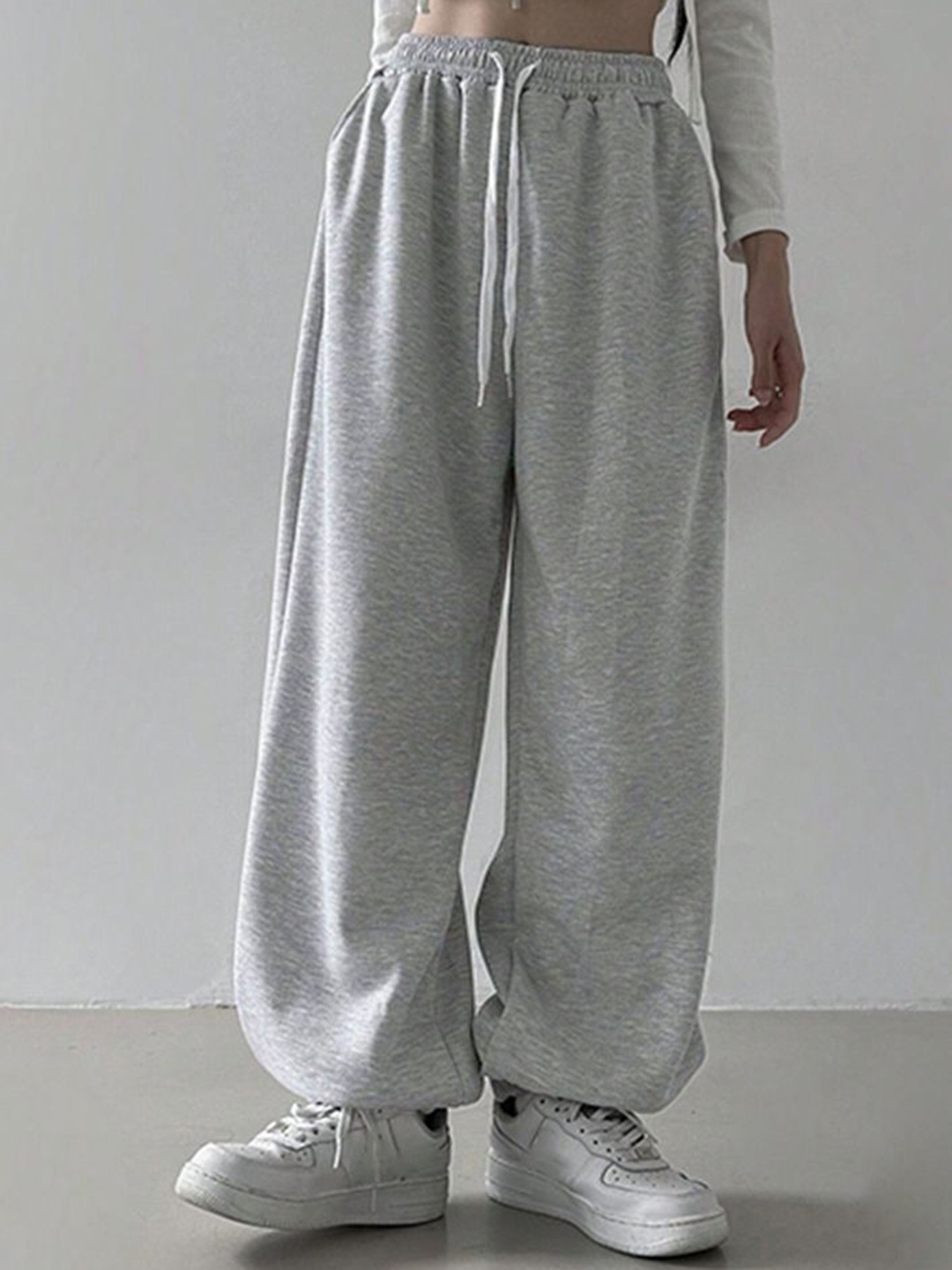 

LULU & SKY Women Tapered Fit High-Rise Trousers, Grey