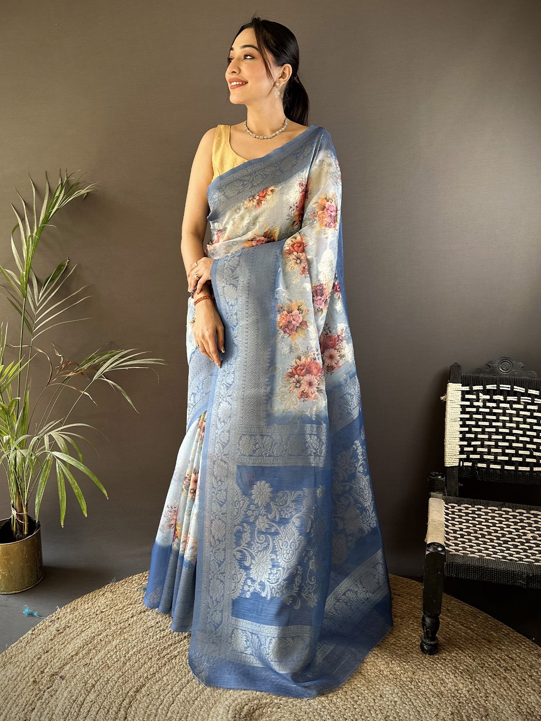 

LeeliPeeri Designer Floral Zari Silk Blend Saree, Blue