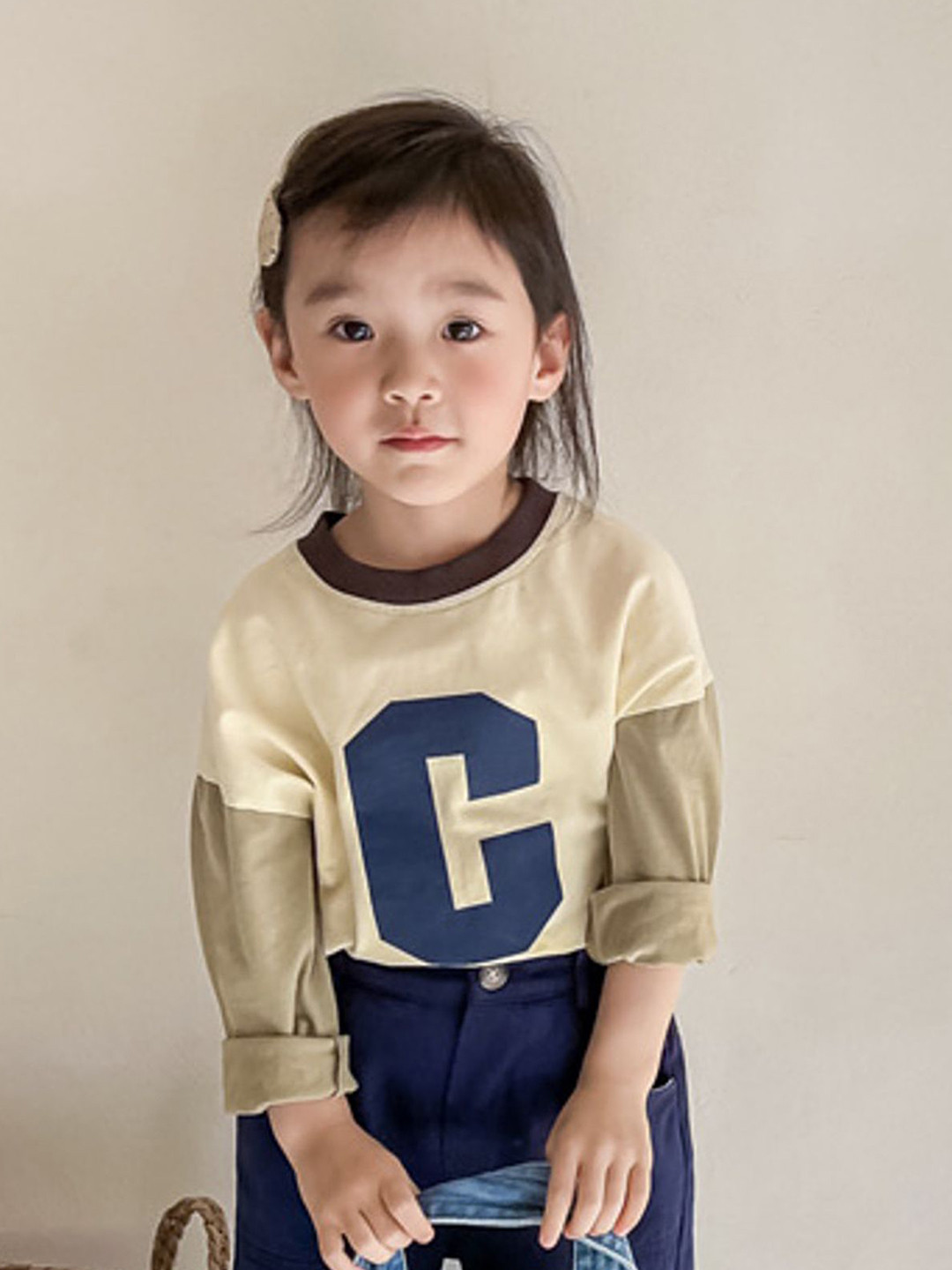 

LULU & SKY Girls Printed V-Neck Applique T-shirt, Beige