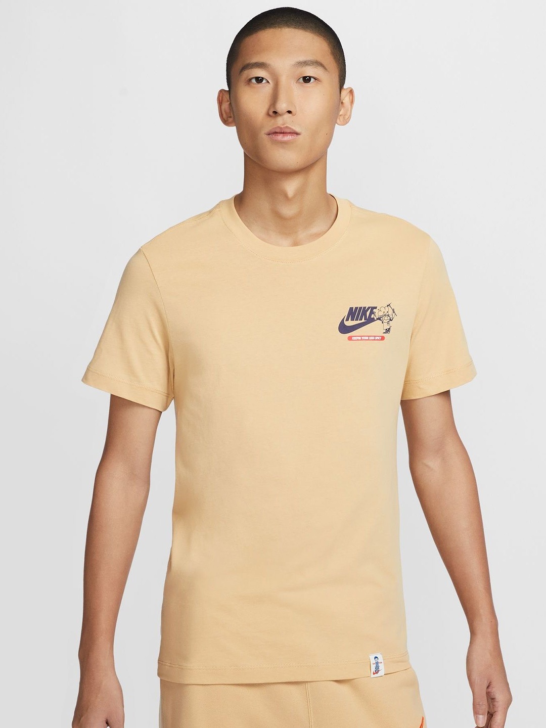 

Nike Sportswear Men's T-Shirt, Yellow