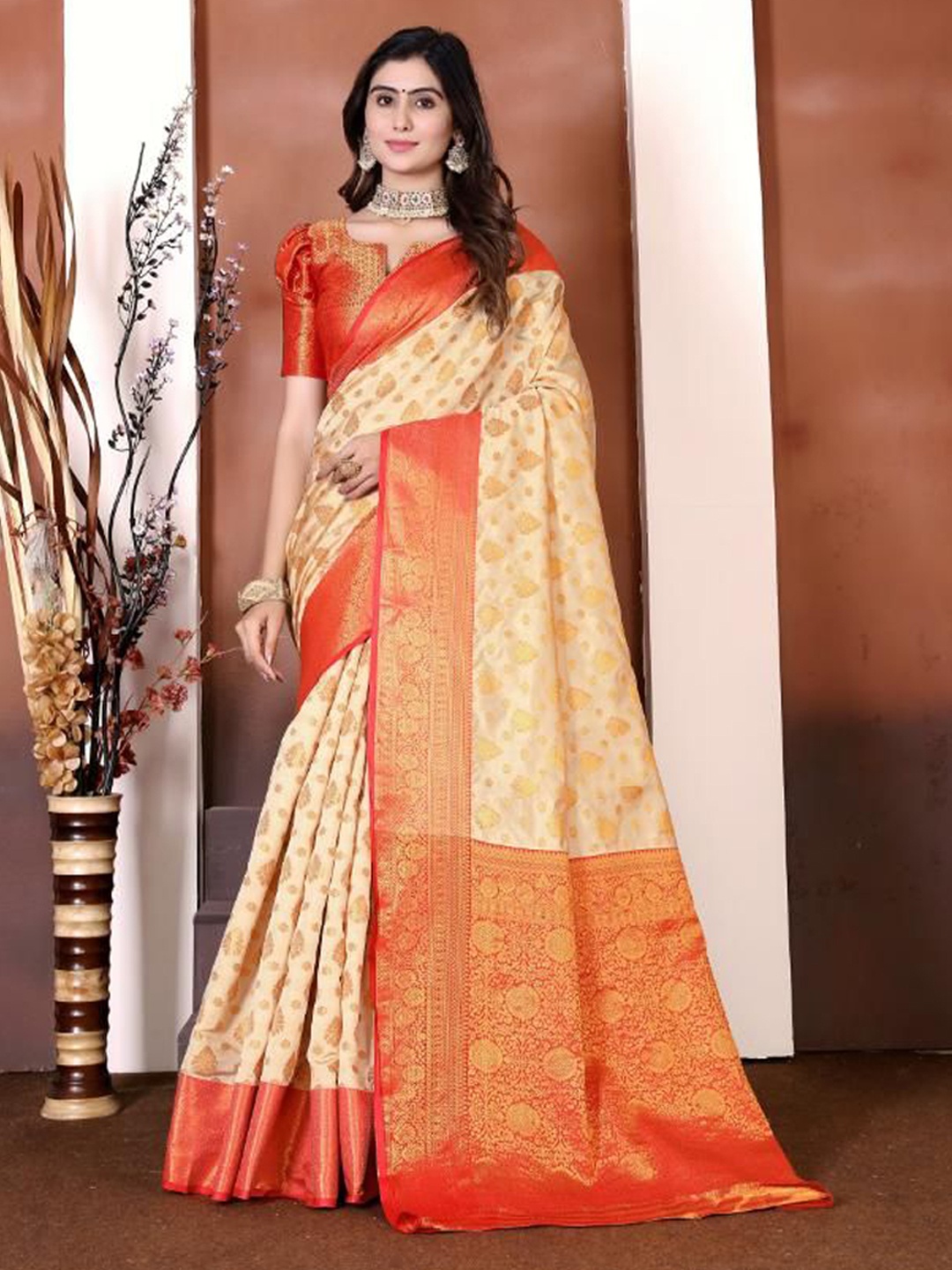 

AKSH FASHION Woven Design Zari Silk Blend Banarasi Saree, Cream