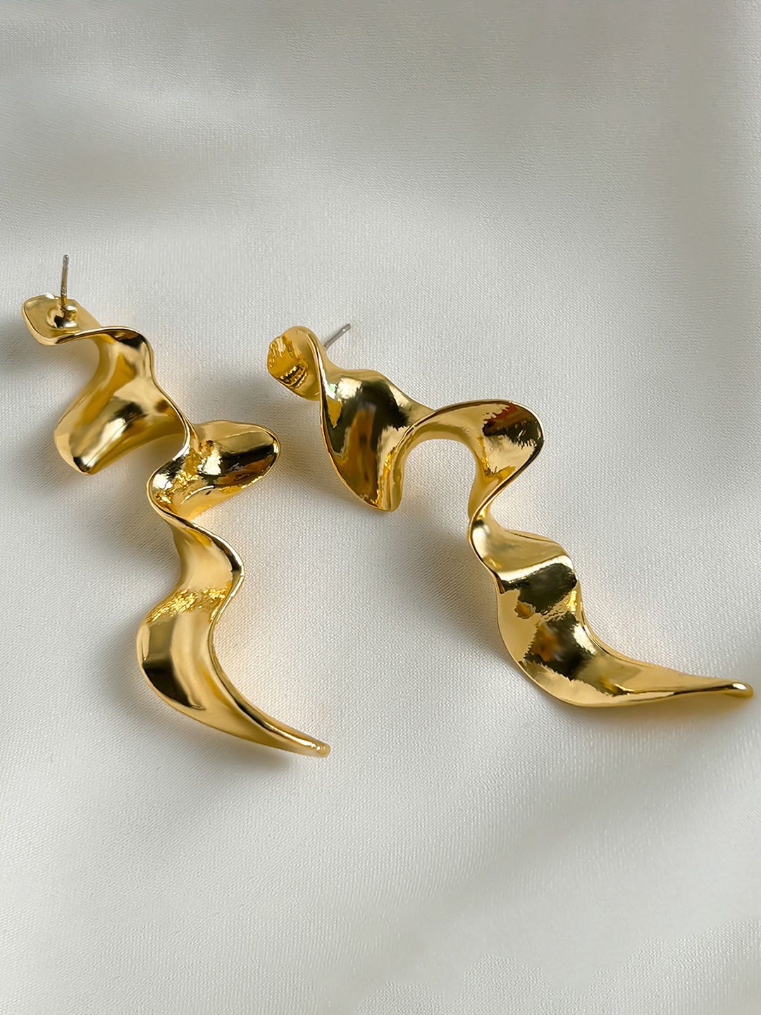 

LULU & SKY Contemporary Drop Earrings, Gold