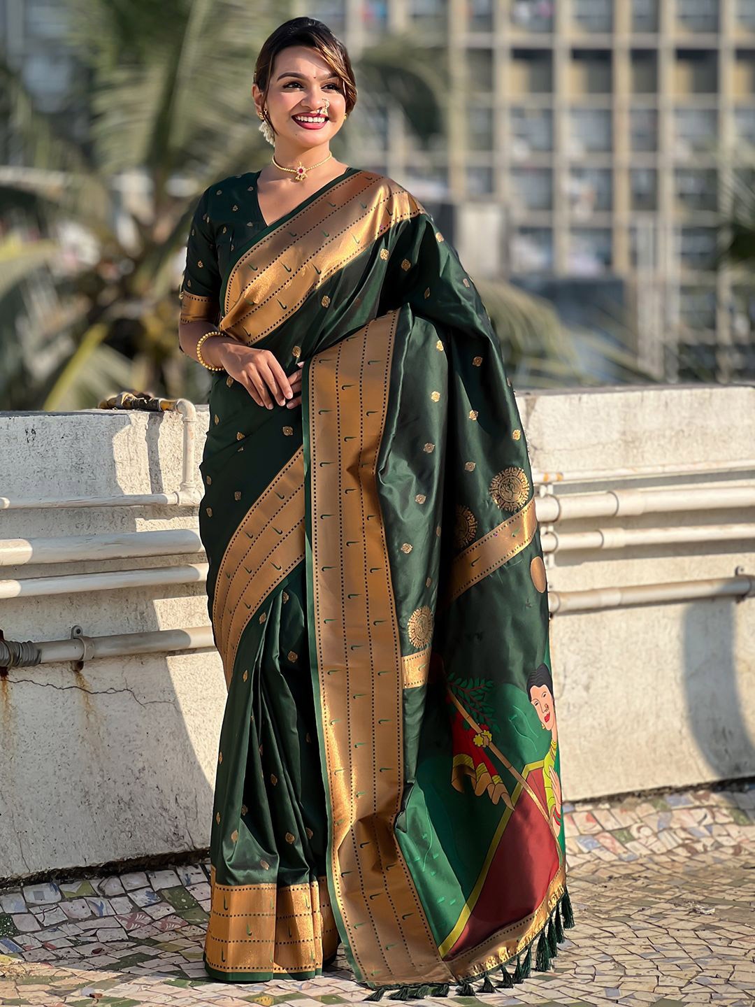 

LeeliPeeri Designer Woven Design Zari Silk Blend Designer Paithani Saree, Green