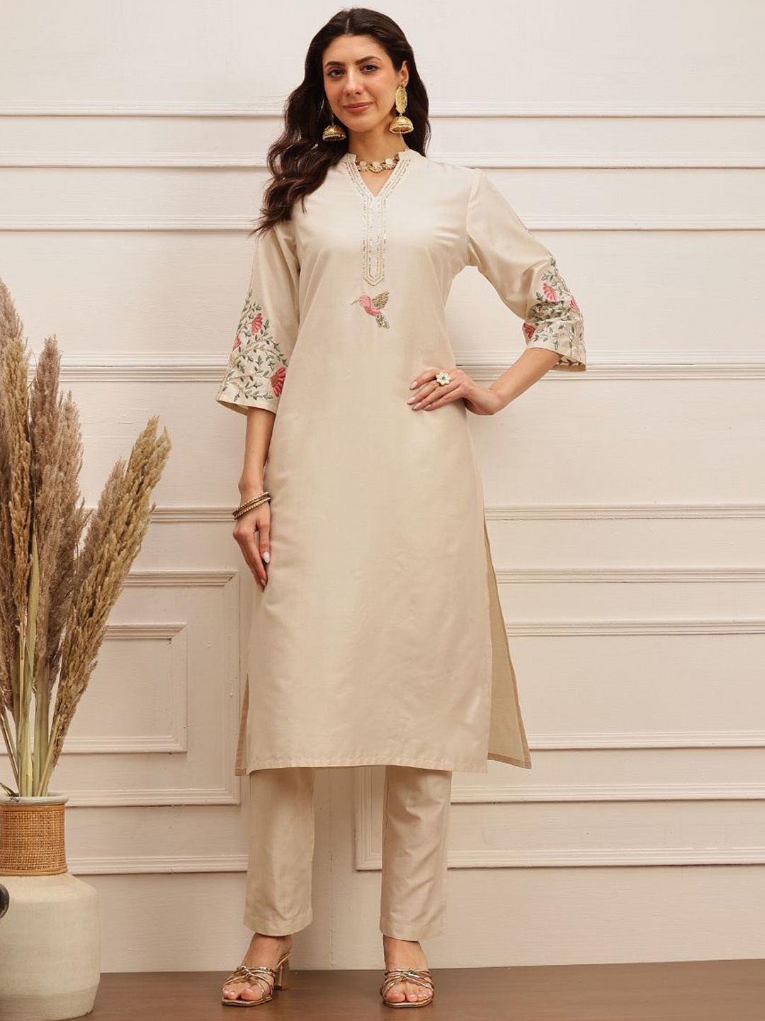 

BARARA ETHNIC Women Floral Embroidered Regular Thread Work Kurta with Trousers, Cream