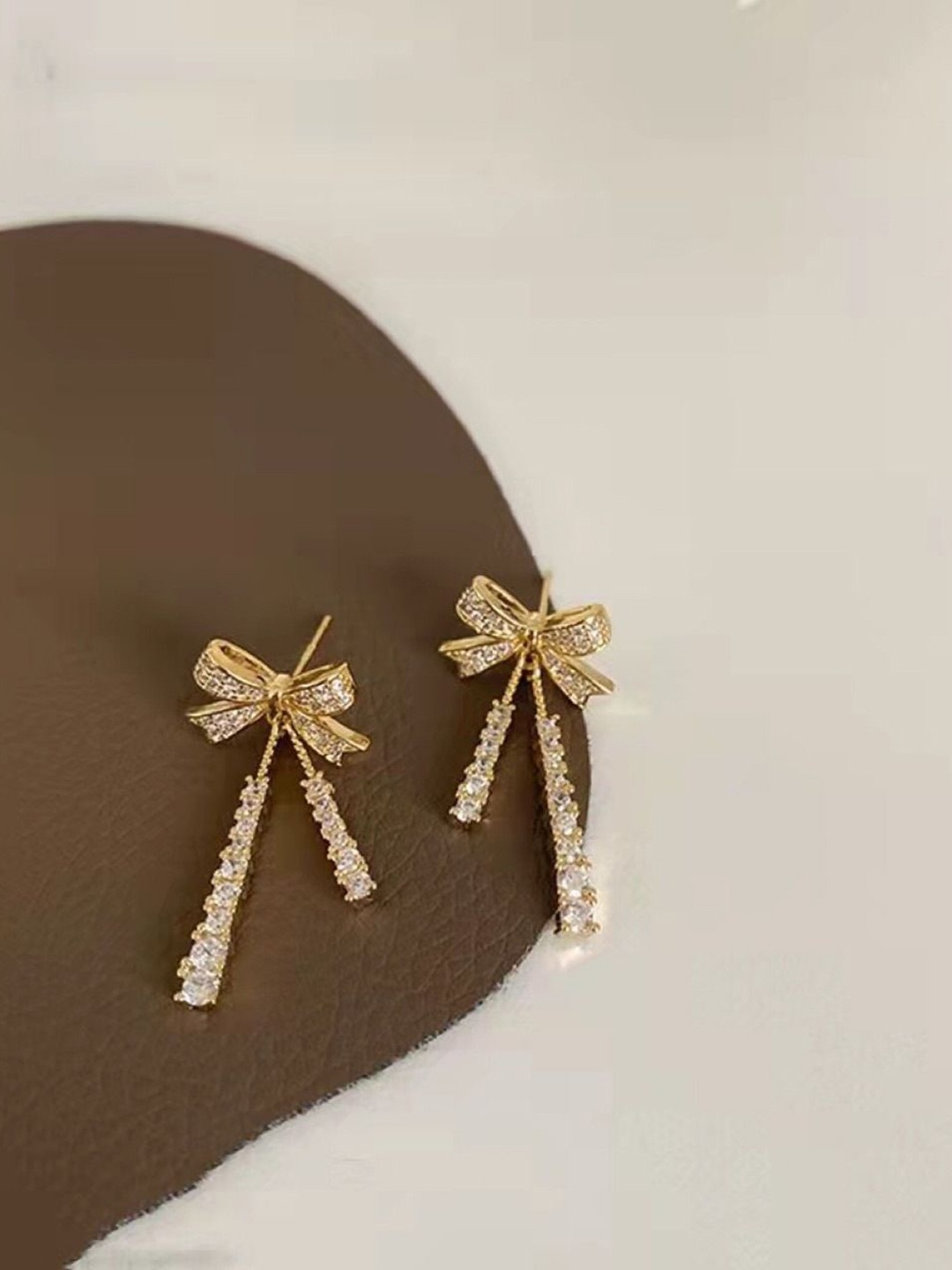 

Celestique Contemporary Studs Earrings, Gold