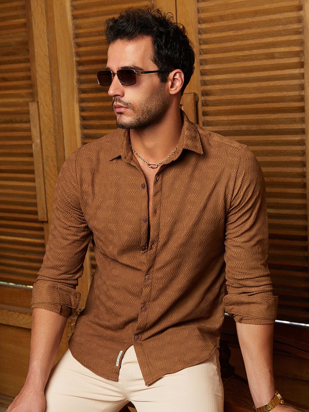 

Campus Sutra Men Classic Opaque Casual Shirt, Brown