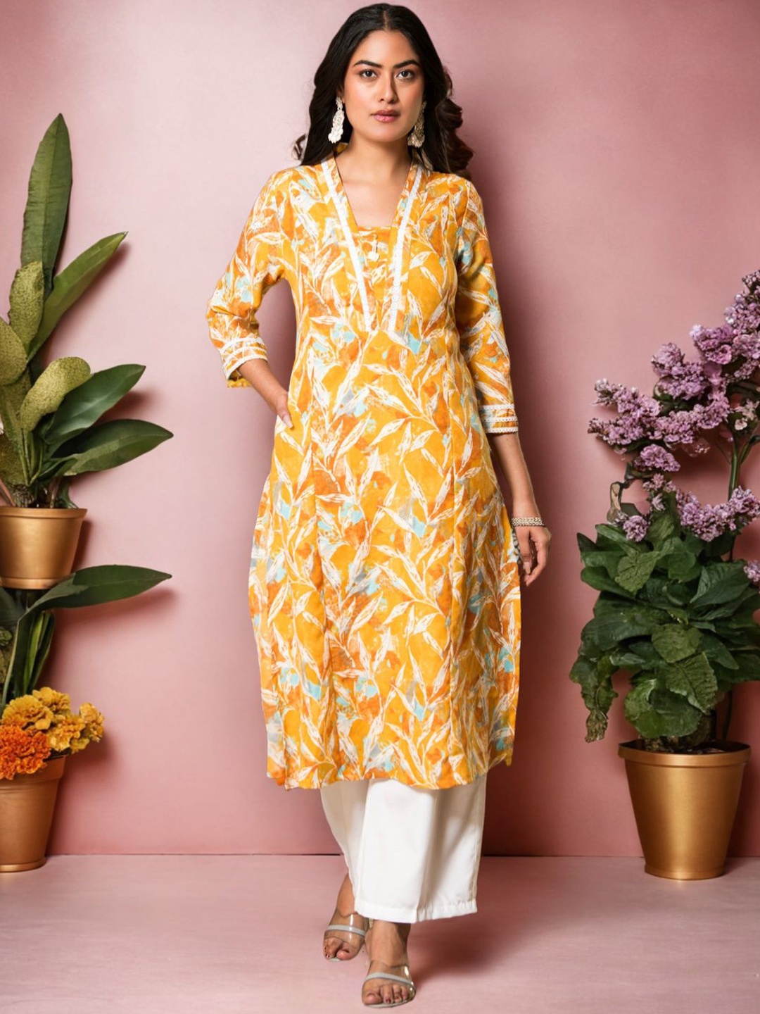 

SAHASIKA Women Floral Printed Regular Kurta with Palazzos, Yellow