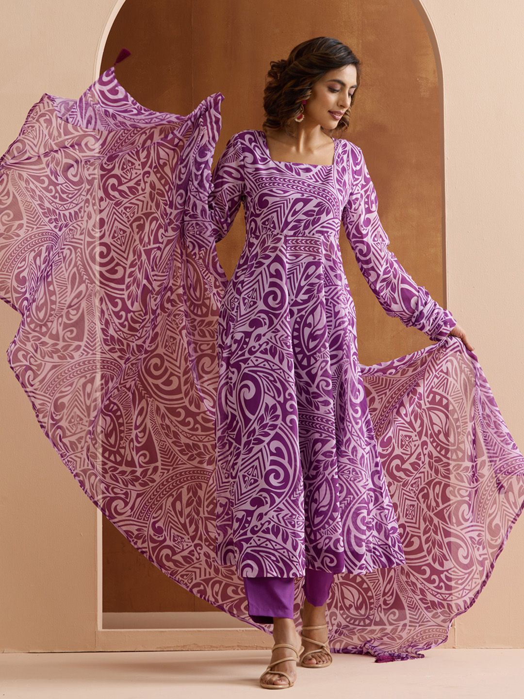 

Ishin Women Bandhani Printed Regular Velvet Kurta with Trousers & With Dupatta, Purple