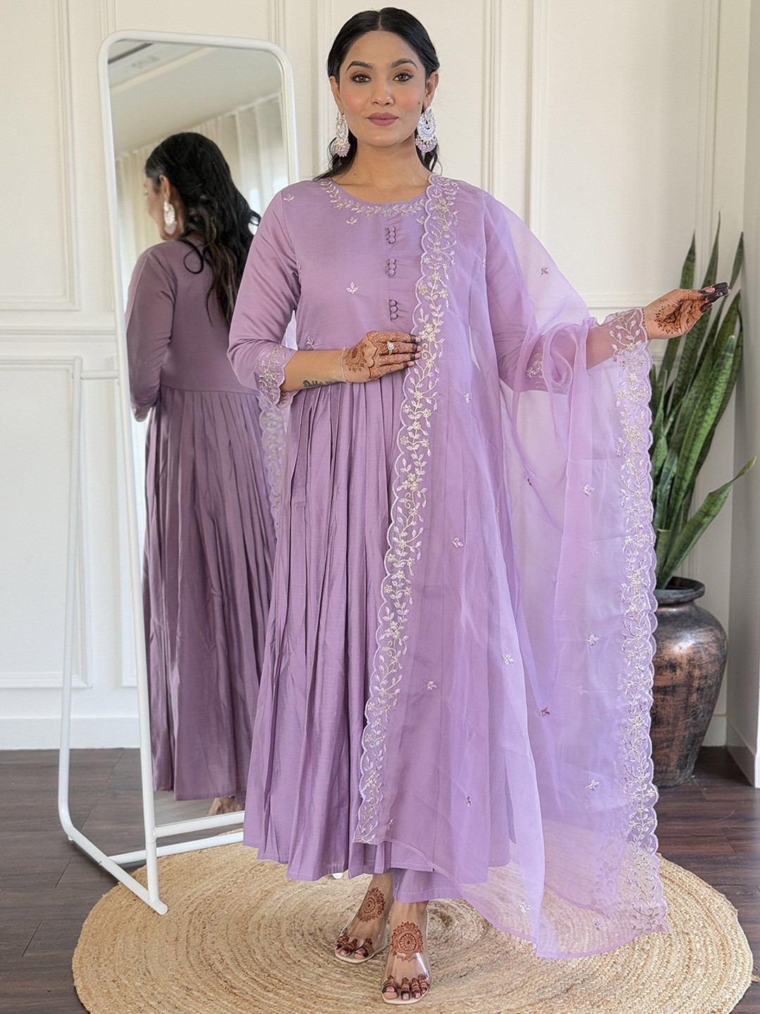 

PARNAVI Women Embroidered Regular Thread Work Kurti with Trousers & With Dupatta, Lavender