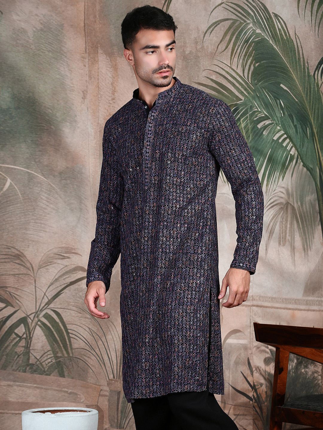 

Sangria Chic Geometric Pattern Chikankari Kurta With Sequin, Purple