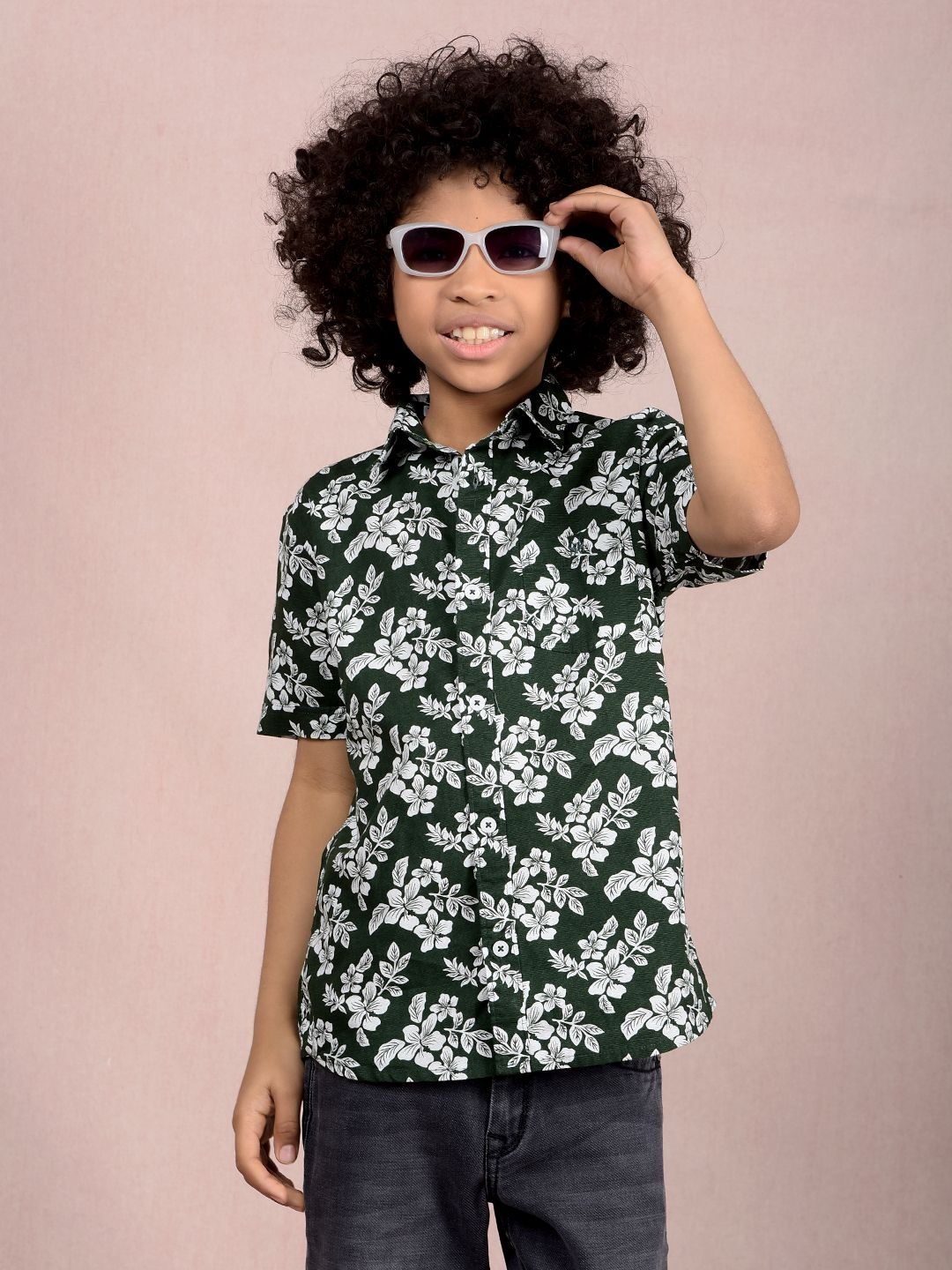 

Crimsoune Club Boys Classic Slim Fit Floral Opaque Casual Shirt, Green